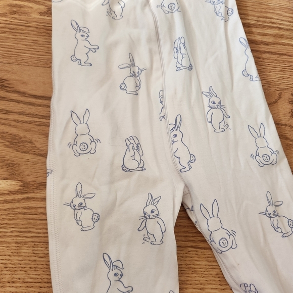 EUC The Beaufort Bonnet Co. Boys.Bunny Print One Piece Pajama, Size 4T - Picture 2 of 6